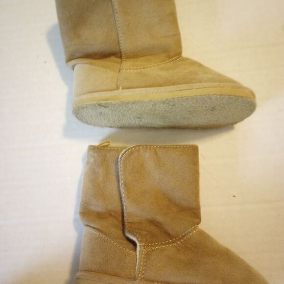 Two pair of toddler girl boots with Velcro closure Sz 6 - Picture 5 of 8